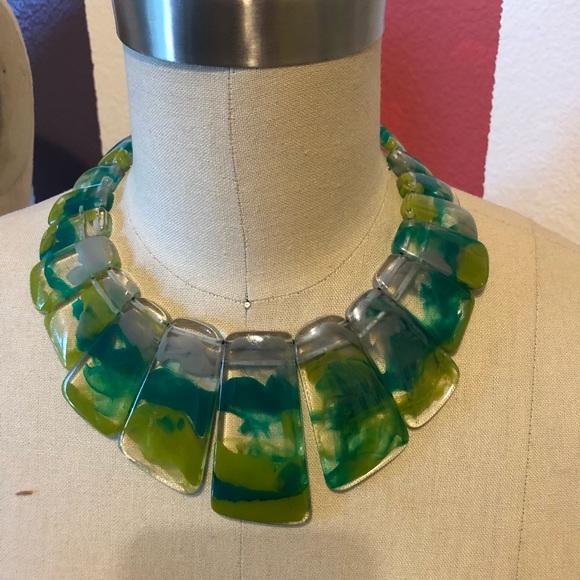 2 Clear with color dye necklaces - Picture 2 of 2